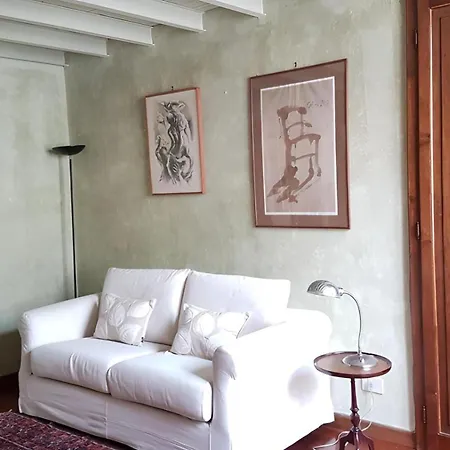 Elegante Dimora D' Epoca Dal Fascino Retro Appartement *
