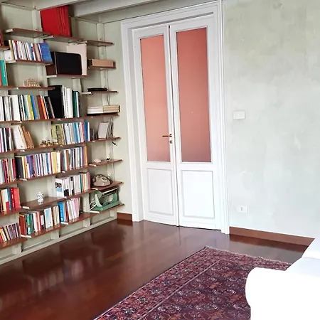 Elegante Dimora D' Epoca Dal Fascino Retro *