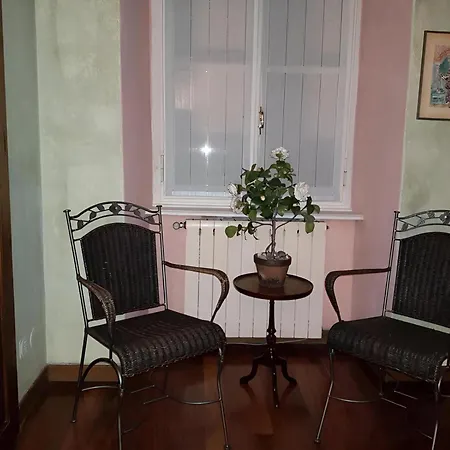 Elegante Dimora D' Epoca Dal Fascino Retro