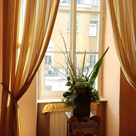 Elegante Dimora D' Epoca Dal Fascino Retro Appartement Turijn