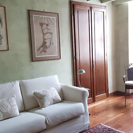 Elegante Dimora D' Epoca Dal Fascino Retro Turin