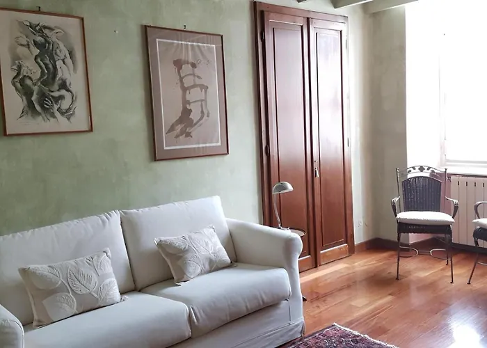 Elegante Dimora D' Epoca Dal Fascino Retro Turin