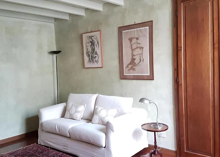 Elegante Dimora D' Epoca Dal Fascino Retro Apartment *