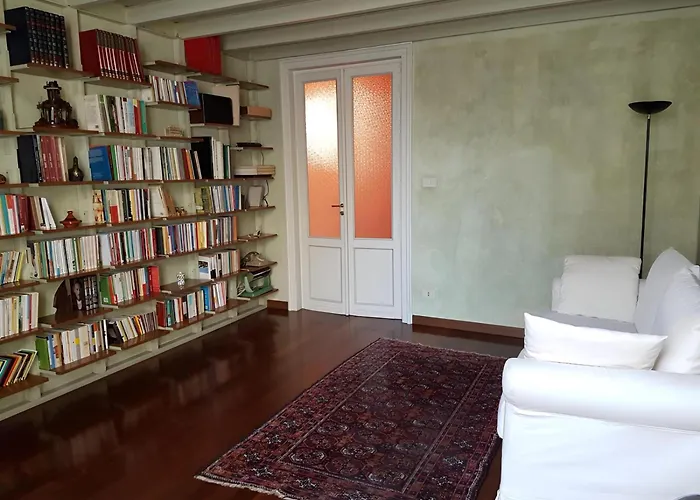 Elegante Dimora D' Epoca Dal Fascino Retro Apartment