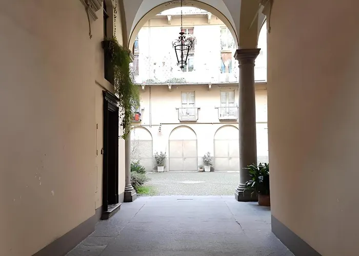 Elegante Dimora D' Epoca Dal Fascino Retro Turin